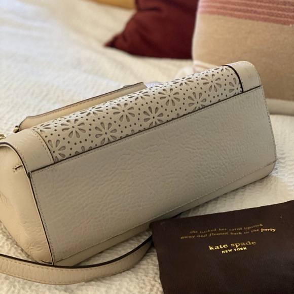 Kate Spade Delaney Purse - Picture 4 of 6